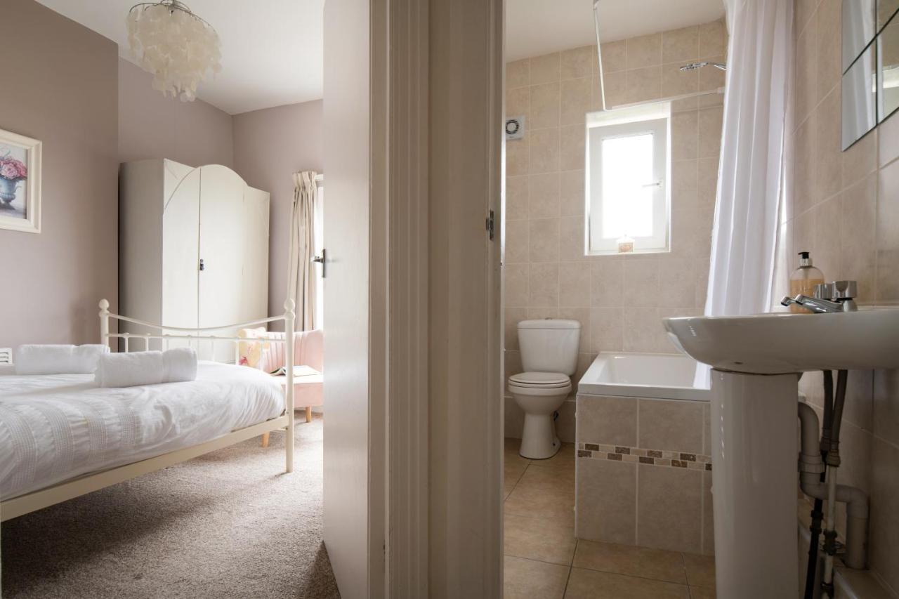 Windy Ridge Terrace With Beautiful Sea Views, North Wales Coast Vila Old Colwyn Exterior foto